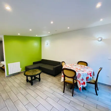 Appt F2 Bis Entiere Avec Parking A Jardin Des Plantes, Rouen