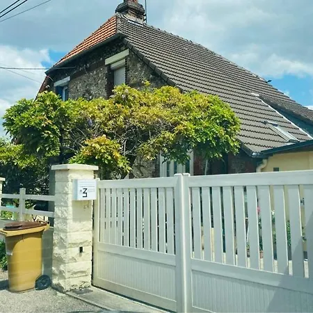 Appt F2 Bis Entiere Avec Parking A Jardin Des Plantes, Apartmán